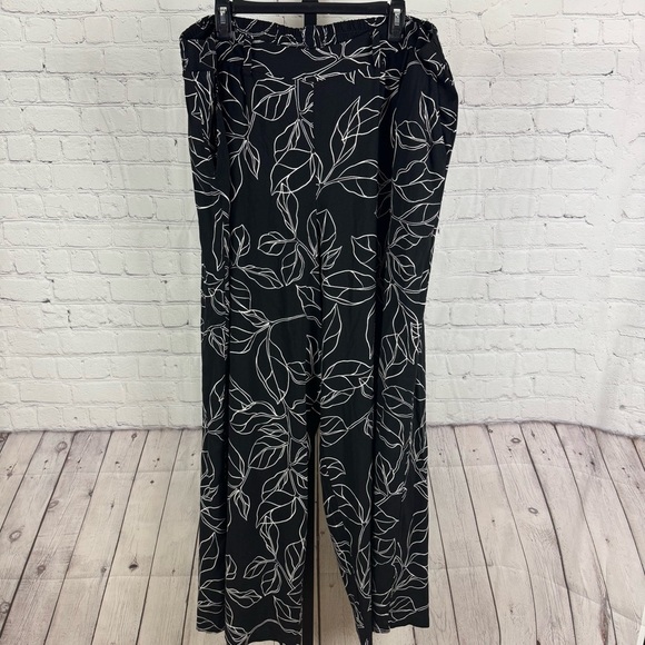 Torrid Black and White Leaf Print Flowy Pants Size 3X - Picture 1 of 7